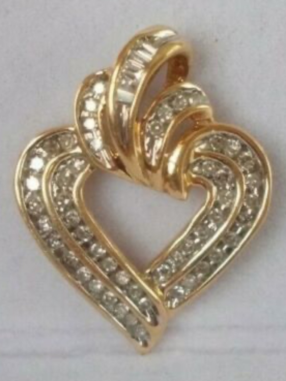 14K Gold Diamond Encrusted Heart Pendant Slide 14KT, Nice 2.9g Valentines Day